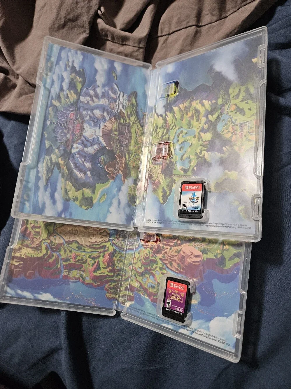 Pokemon Violet and Pokemon Sword Swirch Games - Picture 3 of 7